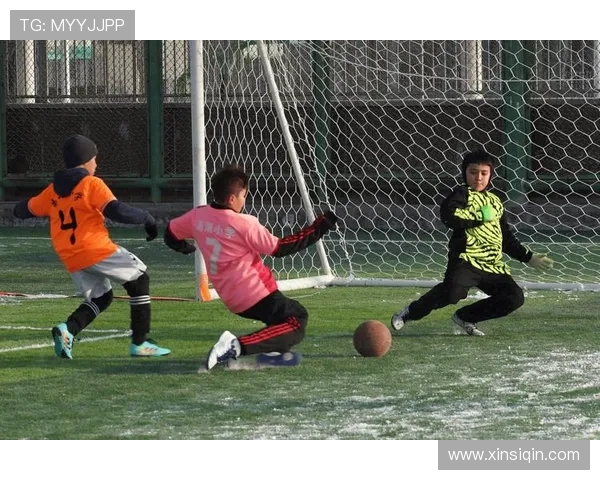 雪地足球制胜法则：低温绿茵场战术革新